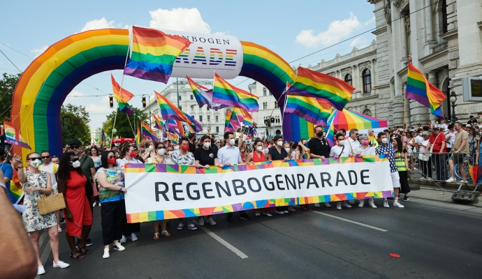 Viyana Gökkuşağı Geçit Töreni | ‘’Kimi Sevdiğiniz Önemli Değil – Önemli Olan Sevmektir’’