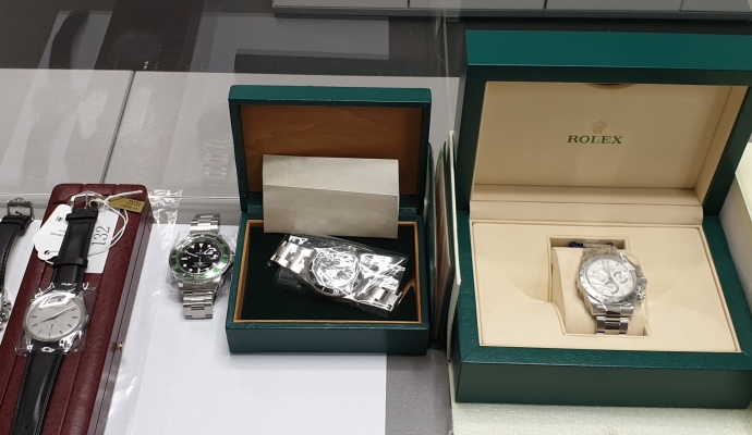 Viyana Havalimanı’nda 155 Bin Euro Değerinde Kol Saatleri Yakalandı