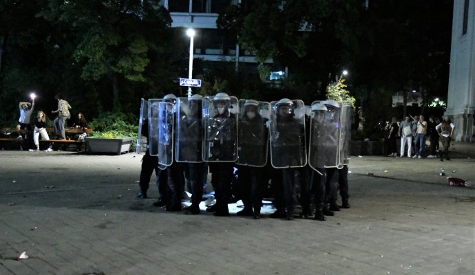 Viyana Polisi Kitlesel Partiye Müdahale Etti | Sekiz Polis Yaralı