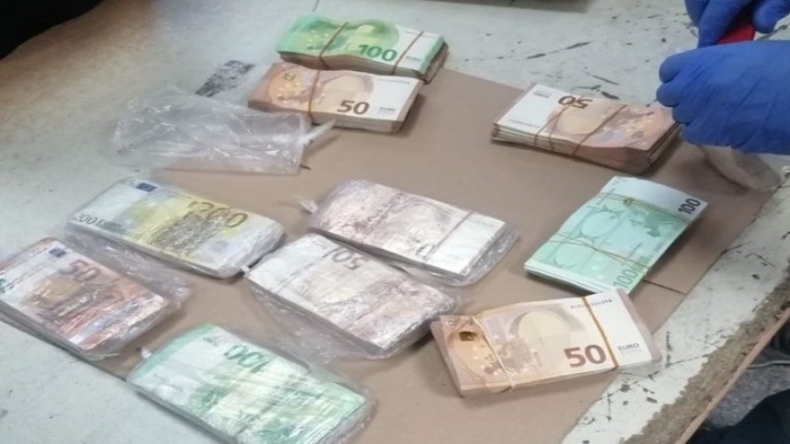 Sırbistan, Türkiye’ye Giden Özel Araçta Kayıt Dışı 166 Bin Euro Ele Geçirdi