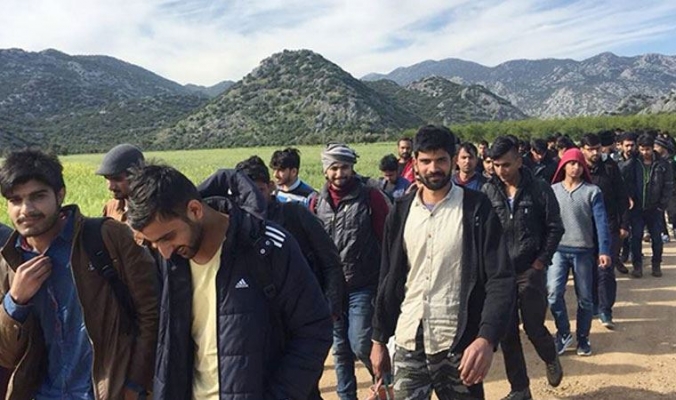 “515 Bin Afgan Ülkesini Terk Edebilir”