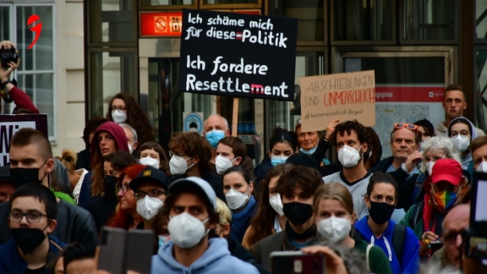 Avusturya’nın Afganistan Tavrı Protesto Edildi