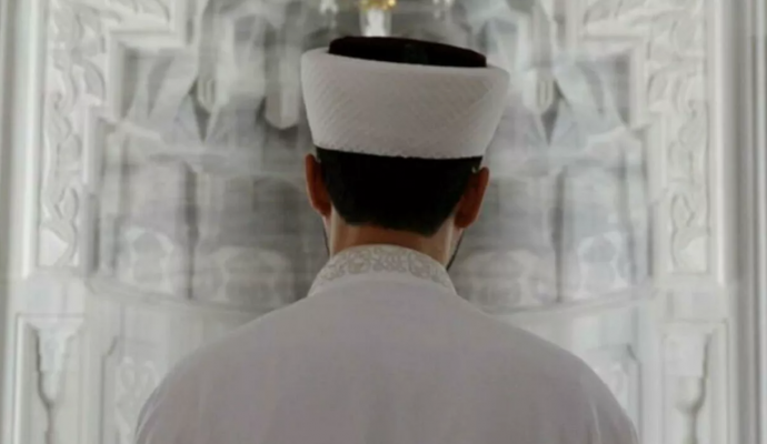 Cami İmamı 4, 7 ve 11 Yaşlarındaki Kız Çocuklarını Öldürdü