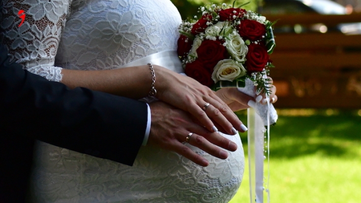 Çocuk Dört Yaşına Gelene Kadar, Yarı Zamanlı Çalışan Anne-Babaya 500 Euro