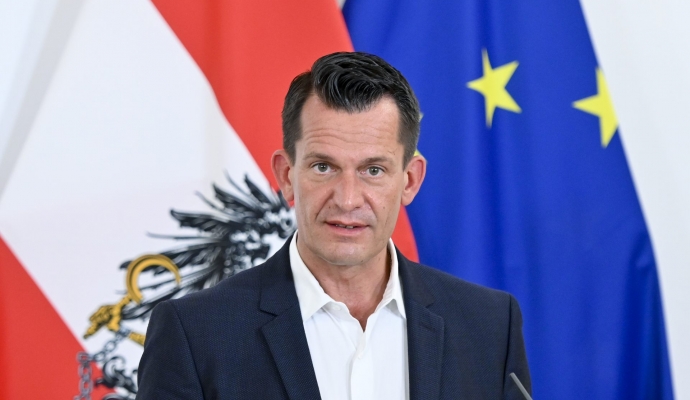 Sağlık Bakanı Aşı Olmayanlara Kısıtlamaları Destekliyor