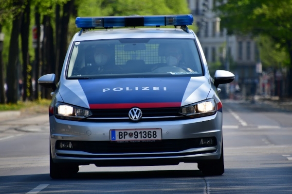 Ailesine Bıçakla Saldırmaya Teşebbüs Eden Adama Polis Operasyonu