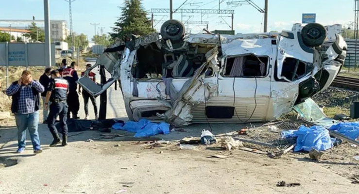 Altı Kişinin Öldüğü Tren Kazasından Sonra Makinistten Mesaj | “Benim 16 Leşim Var”