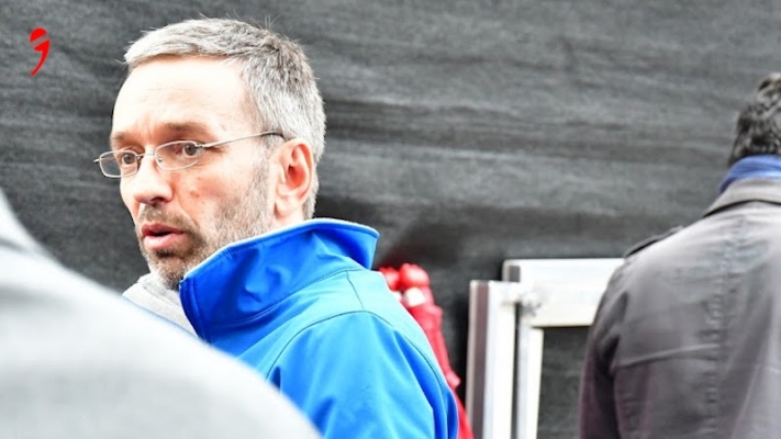 Aşı Karşıtı FPÖ Lideri Gizli Korona Aşısı Oldu İddiası