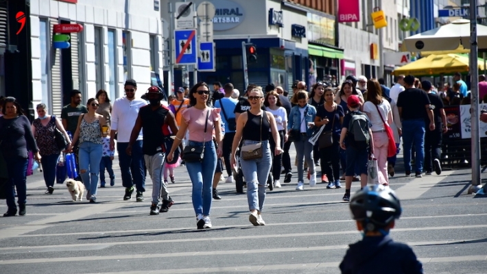 Bir Garip Ülke | Eğitim Seviyesi Yüksek – Aşı Oranı Düşük