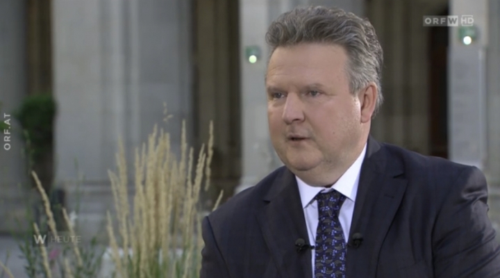 Ludwig | “Temiz Hava ve Vitaminler Virüse Karşı İşe Yaramıyor”