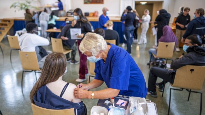 Norveç Covid-19 önlemlerini tamamen kaldırdı