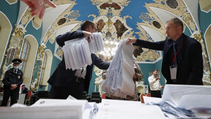 Putin’in partisi oy kaybetti ama kazandı