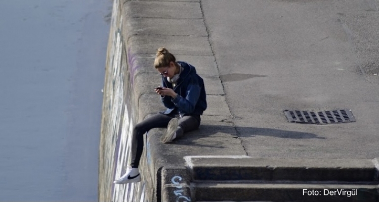 Altı Saat Yaşanan Yalnızlık