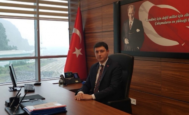 Kaymakam, kendisine “hoş geldiniz” diyerek elini uzatan öğretmeni “haddini bil” diyerek sınıftan kovdu