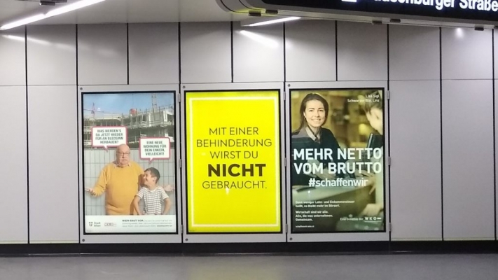 Viyana sokaklarındaki bir reklam afişine ayrımcılık suçlaması