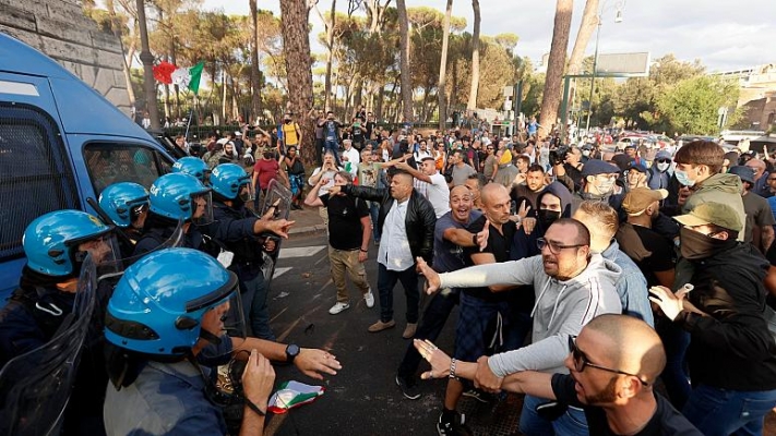 ‘Yeşil Geçiş’ sertifikası protestolarında aşırı sağcı parti liderleri gözaltına alındı