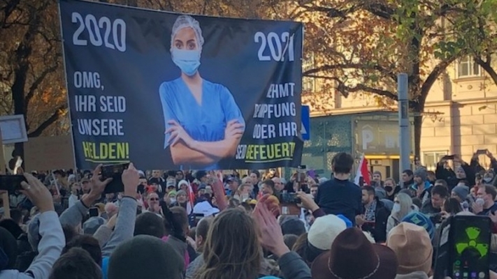 Aşı Karşıtları Linz’de Sokağa Çıktı