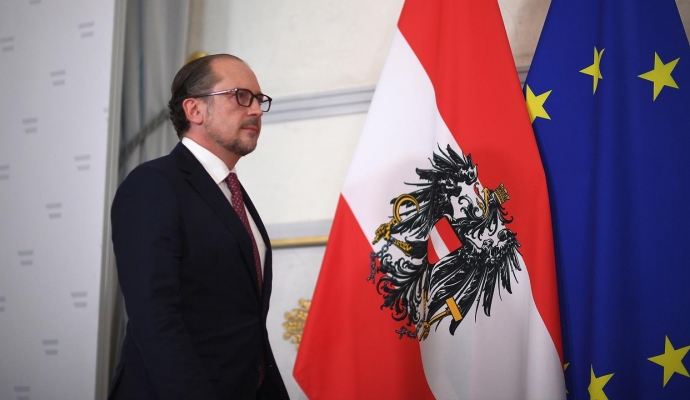 Başbakan | “FPÖ yöneticilerinin büyük çoğunluğu aşılı olmasına rağmen, aşı karşıtı siyaset yapıyorlar”