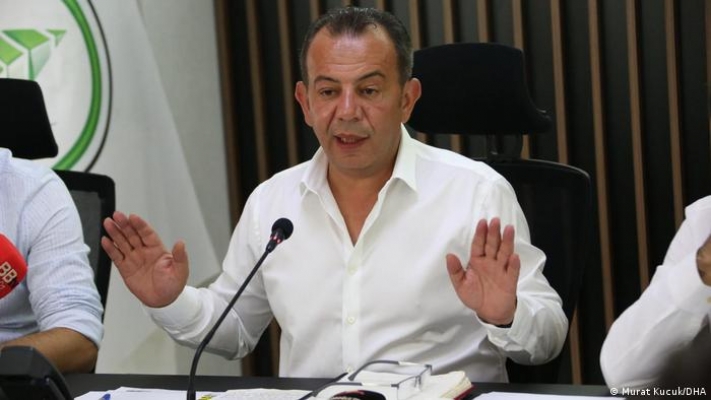 CHP’li Belediyeye ırkçılık suçlaması | Yabancılara su dolar kurundan satılıyor