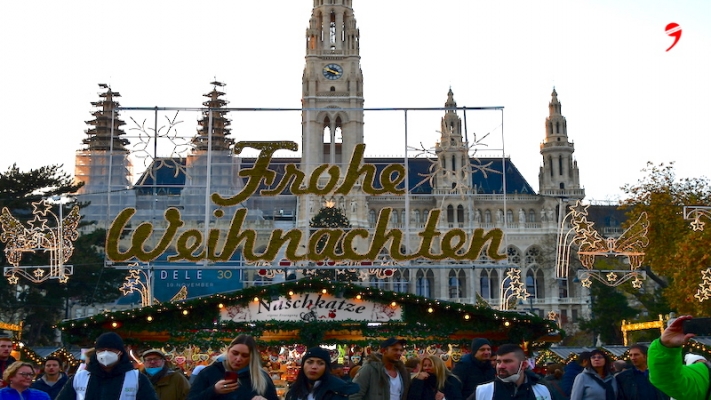 Şirketler çalışanlarına, “vergiden düşerek” 365 Euro’luk Noel hediye çekleri verebilecek