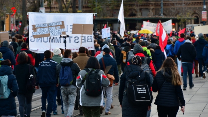 Viyana’da yapılan aşı karşıtı yürüyüşün bilançosu açıklandı