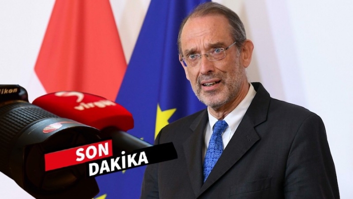 Avusturya Milli Eğitim Bakanı İstifa Etti