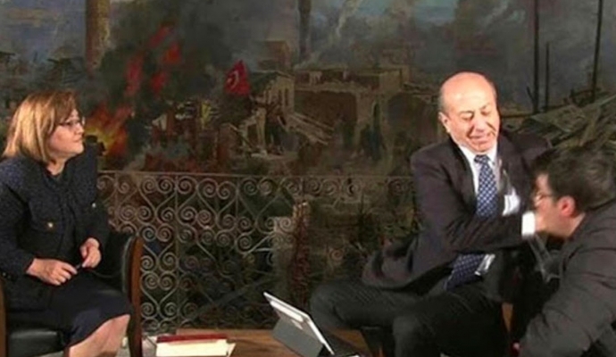 Muhabire tokat atan gazeteci Muharrem Sarıkaya, Azerbaycan’da skeç oldu