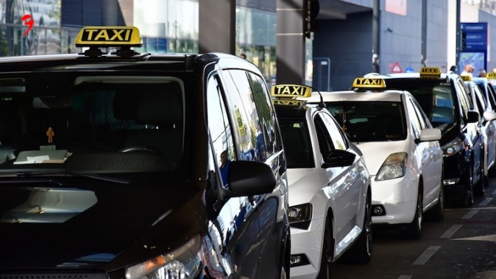 Viyana’da bir taksi şirketi insan kaçakçılığı yapıyor