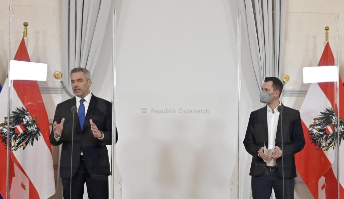 Avusturya’da zorunlu aşıya karşı çıkan eyalet valilerine, başbakandan yanıt geldi