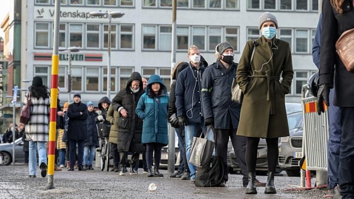 Danimarka ve Norveç’in ardından İsveç de kısıtlamaları kaldırıyor