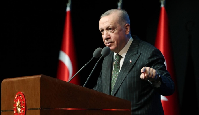Erdoğan: Elinde silahla dolaşan bir gençlik AK Parti gençliği olamaz