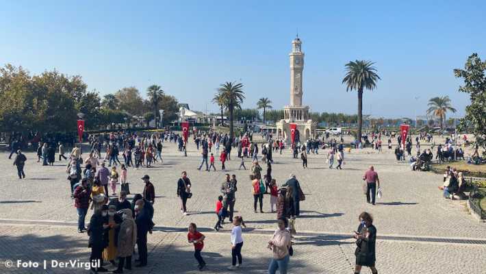 Türkiye’de açık havada maske zorunluluğu kalktı