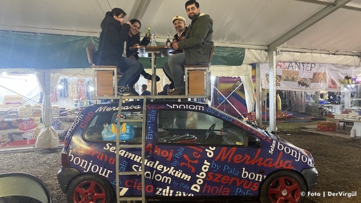 Üçü bir arada | Mangal, kafe ve otomobil