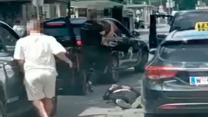 Viyana’da iki taksi şoförünün yaralandığı vahşi görüntüler tartışılmaya devam ediyor