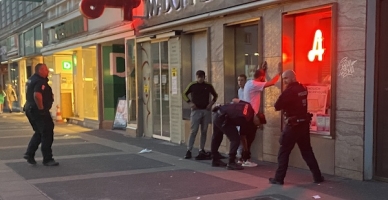 Viyana Keplerplatz kitlesel kavga