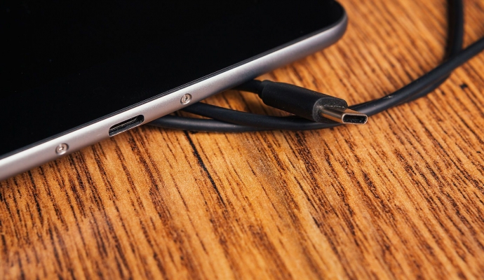 EU beschließt einheitliche Ladekabel für Handys