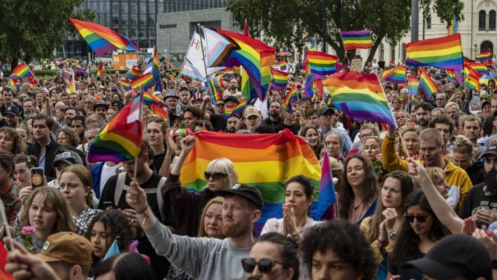 Oslo: Pride-Demonstranten trotzen den Warnungen der norwegischen Polizei