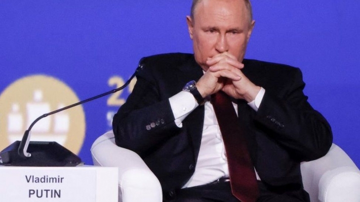Putin kritisiert “verrückte und gedankenlose” Sanktionen des Westens