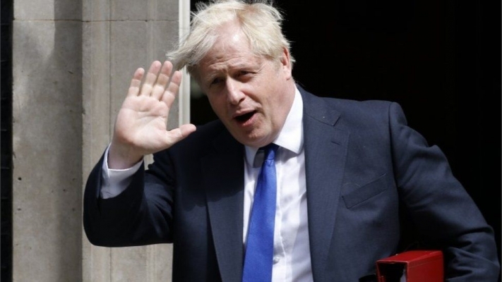 Boris Johnson tritt nach einer Welle von Rücktritten als Tory-Vorsitzender zurück