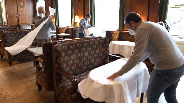 Kötü çalışma koşulları, kafe ve restoran çalışanlarını isyan ettirdi