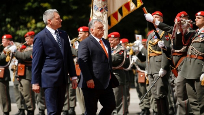Macaristan Başbakanı Orban, Viyana’da ıslıklar ve protestolarla karşılandı