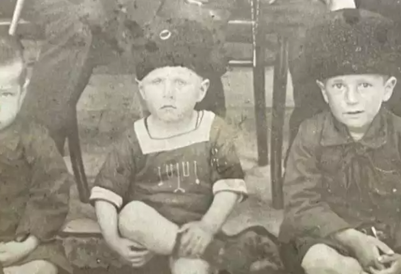 Mustafa Kemal’in 5 yaşındaki fotoğrafı olduğu iddia ediliyor