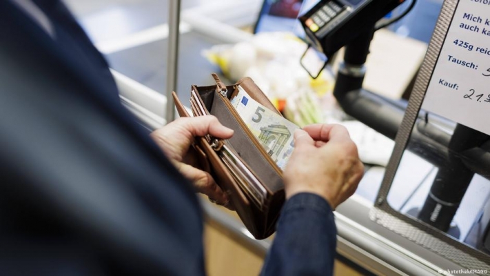 Deutsches Verbrauchervertrauen auf Rekordtief