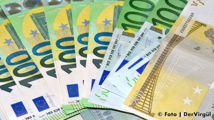 Euro, gaz kesintisi ve Fed’in faiz artışı beklentisiyle kısa süre doların altına düştü