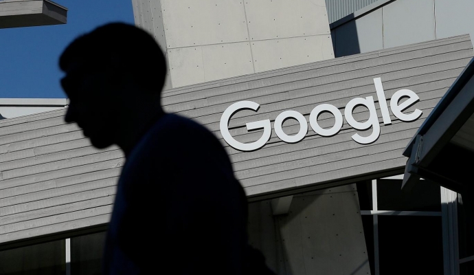 Google, bebeğinin fotoğraflarını doktora gönderen babanın hesaplarını sildi