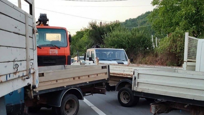 Kosovo verschiebt neue Vorschriften für Autokennzeichen inmitten von Spannungen