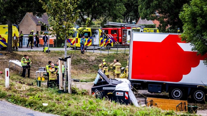 Lkw rast in niederländische Grillparty und verursacht sechs Tote