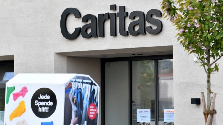 Devletin ihtiyacı olmayanlara da verdiği 500 Euro’luk yardımı Caritas istiyor