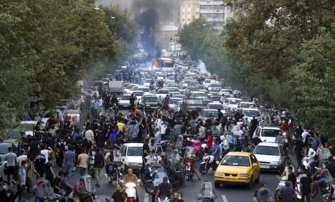 İran’da protestolar sürerken, gözaltına alınanların sayısı artıyor