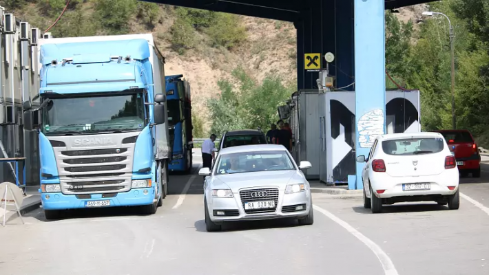 Kosova ile Sırbistan arasında kimlik kartlarıyla seyahat anlaşması uygulanmaya başladı